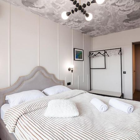Leogrand Apartments On Svobody Avenue Львов Экстерьер фото