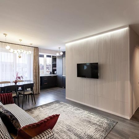Leogrand Apartments On Svobody Avenue Львов Экстерьер фото
