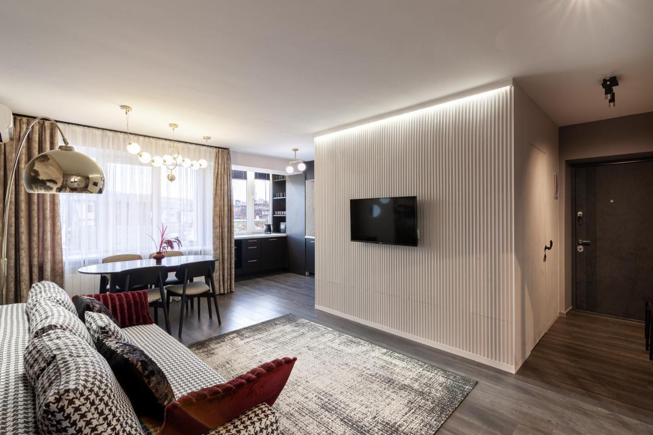 Leogrand Apartments On Svobody Avenue Львов Экстерьер фото