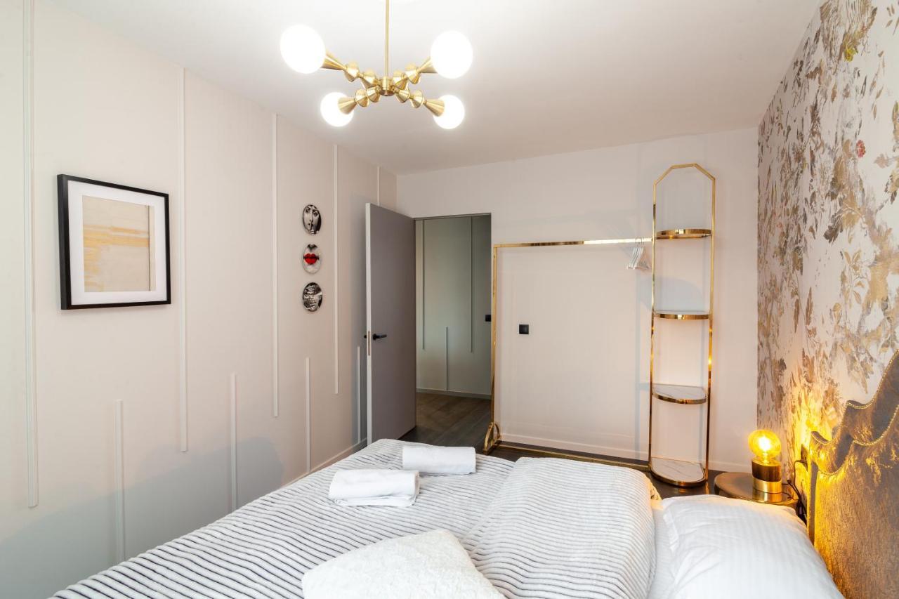 Leogrand Apartments On Svobody Avenue Львов Экстерьер фото