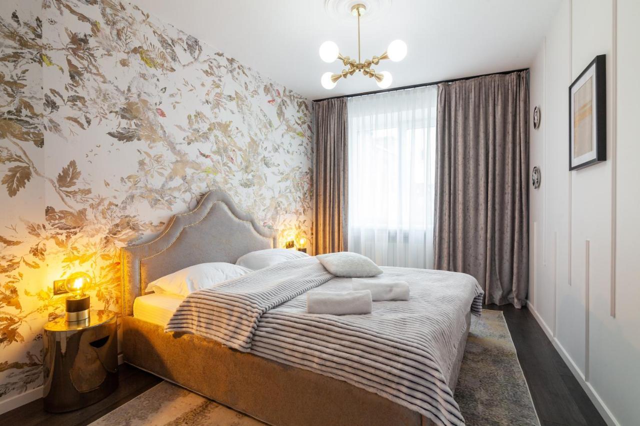 Leogrand Apartments On Svobody Avenue Львов Экстерьер фото